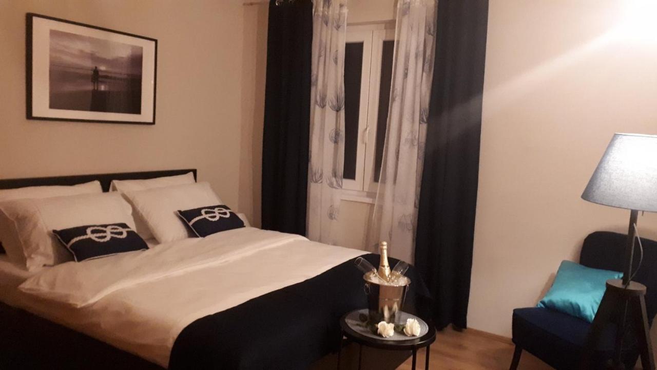 New City Center Design Apartment Пореч Екстериор снимка