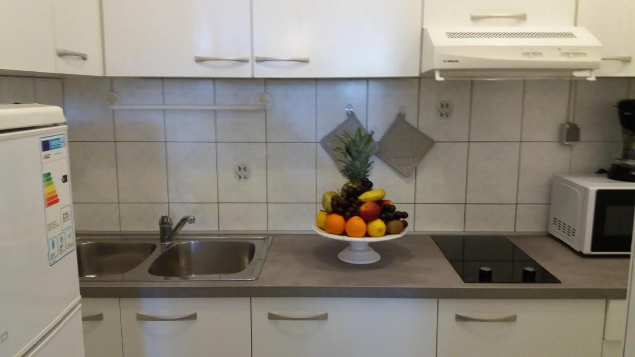 New City Center Design Apartment Пореч Екстериор снимка