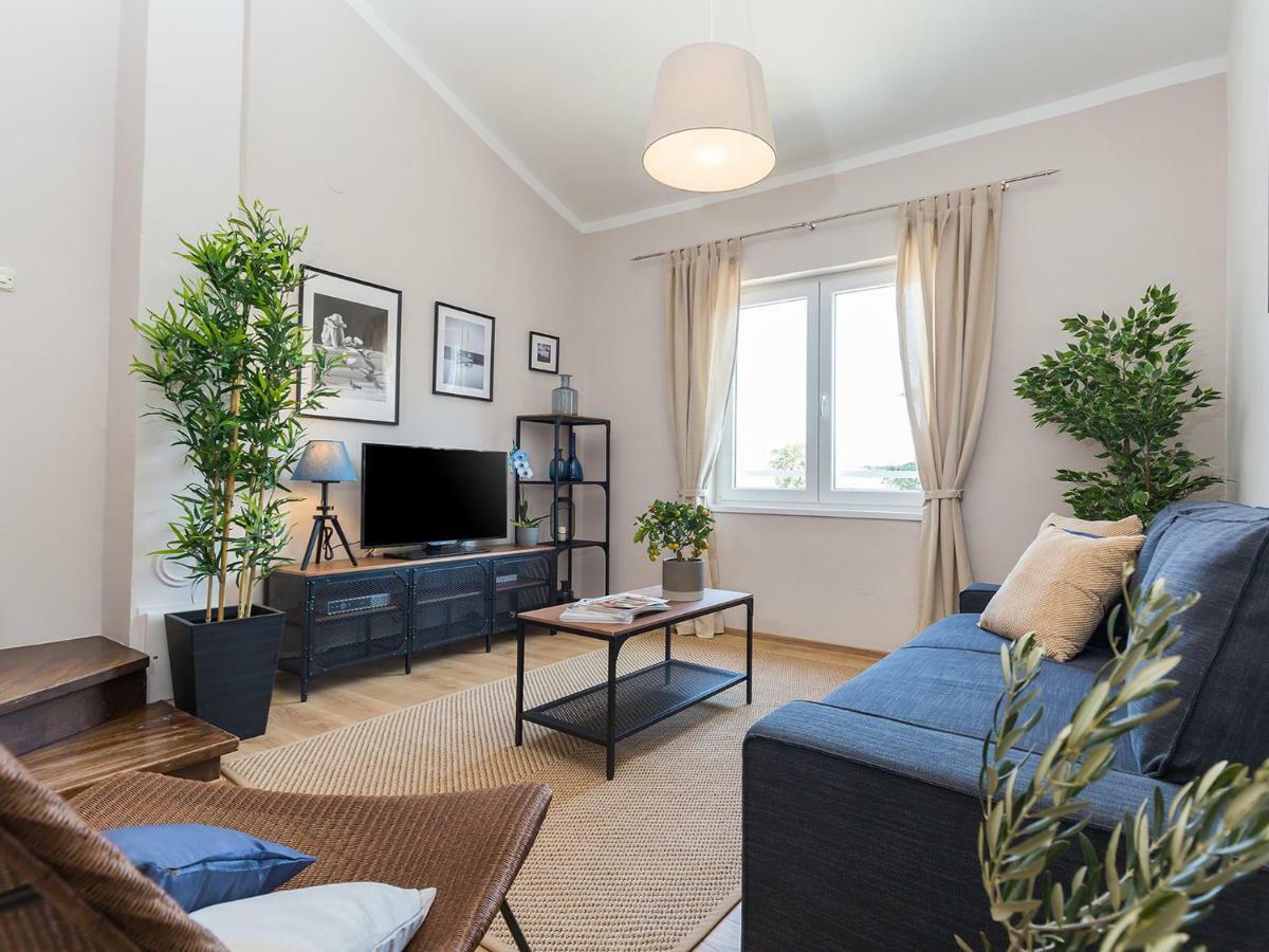 New City Center Design Apartment Пореч Екстериор снимка