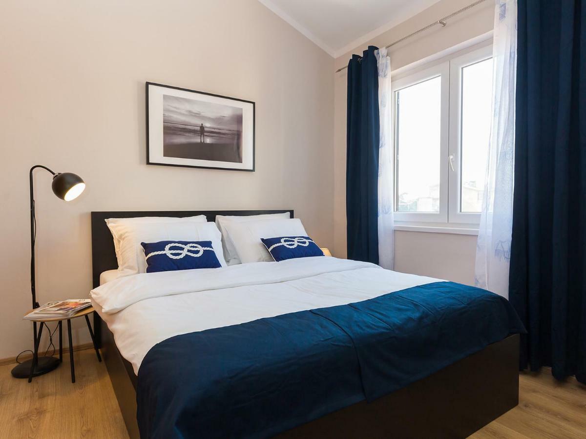 New City Center Design Apartment Пореч Екстериор снимка